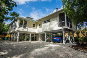 Castaway Cottage ( Sanibel Shores, on Cardium Street)